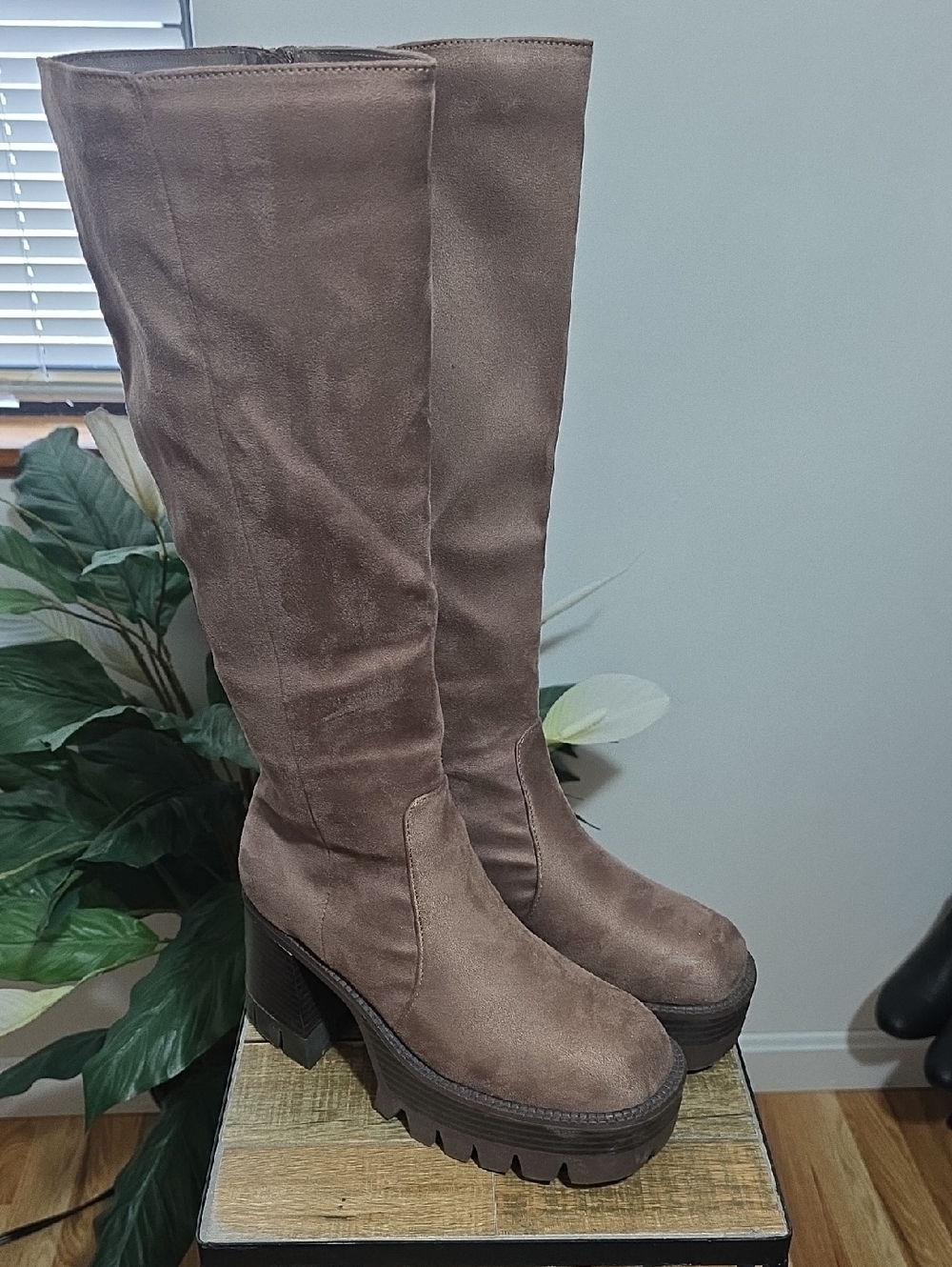 Bamboo Faux Suede Tall Chunky Platform Boots Zipper Brown Womens Sz 7.5